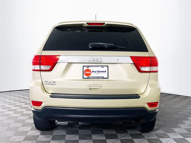 2011 Jeep Grand Cherokee Laredo photo 4