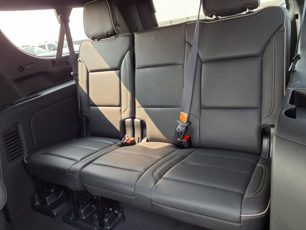 2023 Chevrolet Suburban Premier photo 6