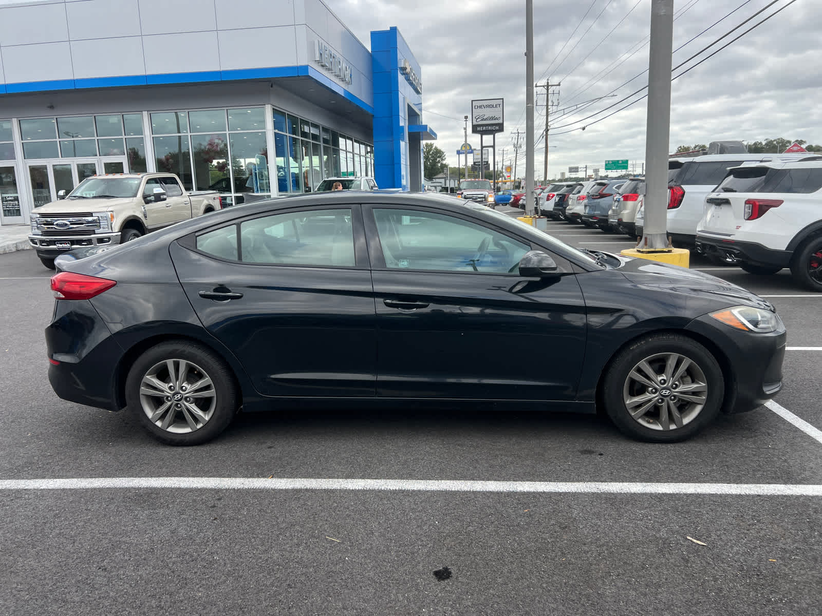 2017 Hyundai Elantra SE photo 2