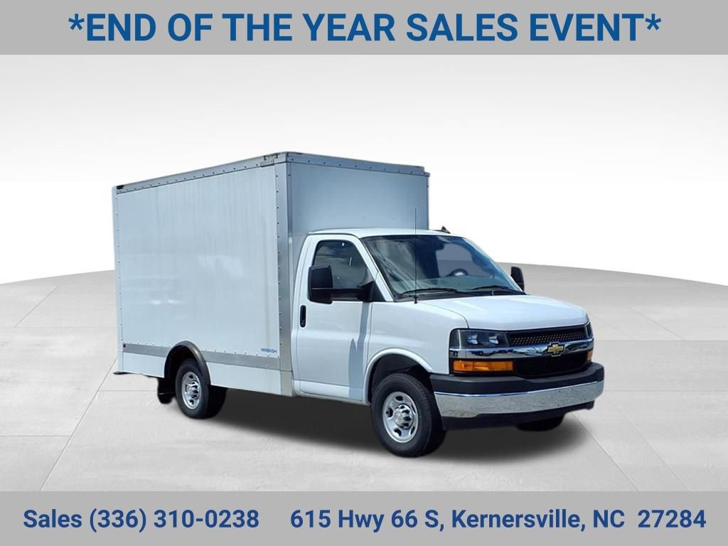 2024 Chevrolet Express Cutaway Base's photo