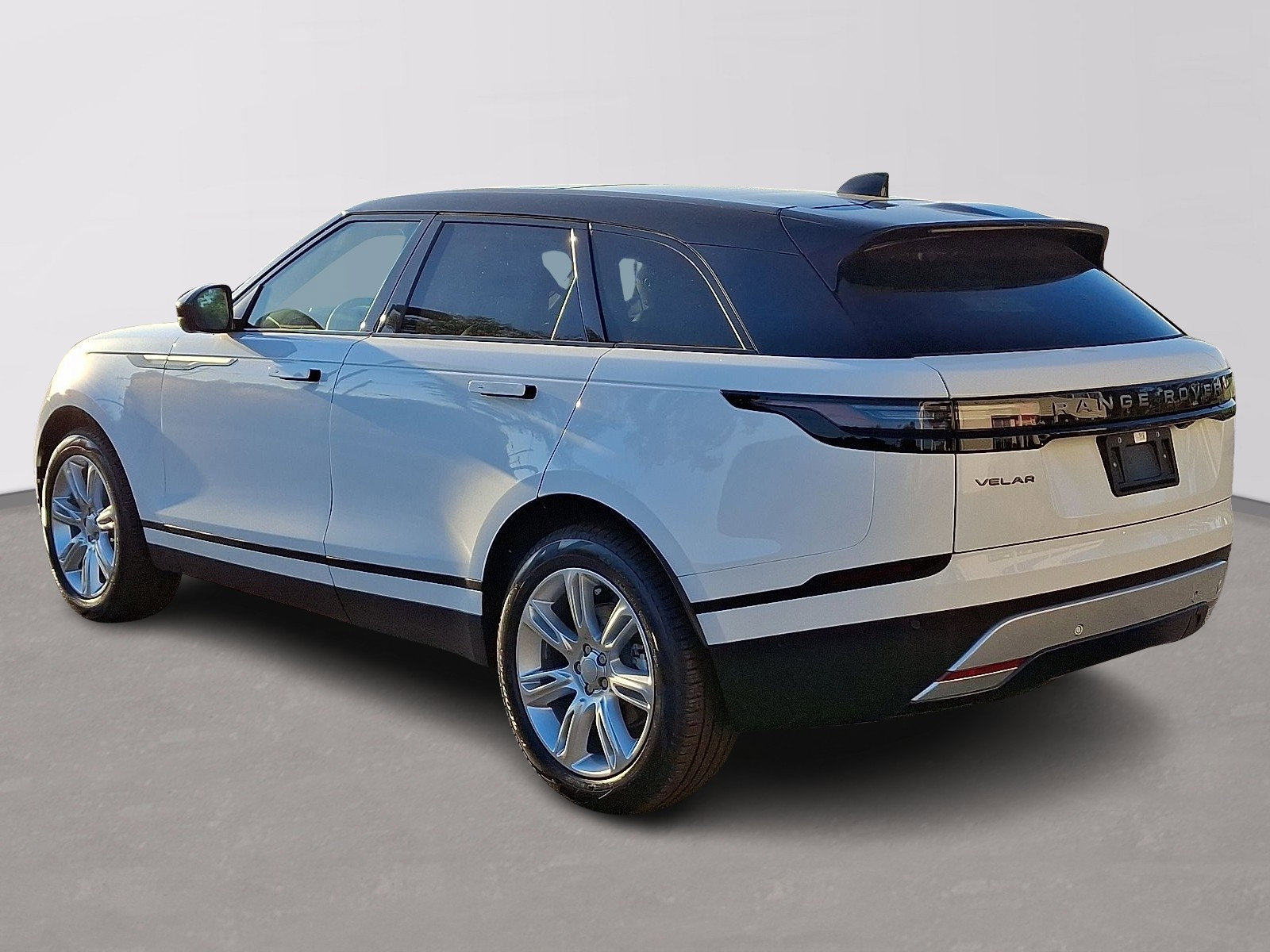 2026 Land Rover Range Rover Velar S photo 4