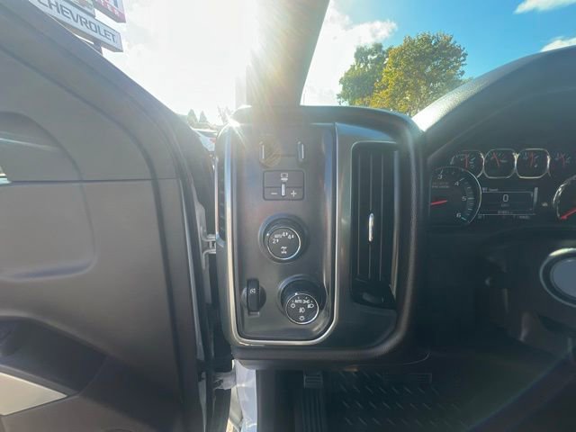 2017 Chevrolet Silverado 1500 LT photo 12