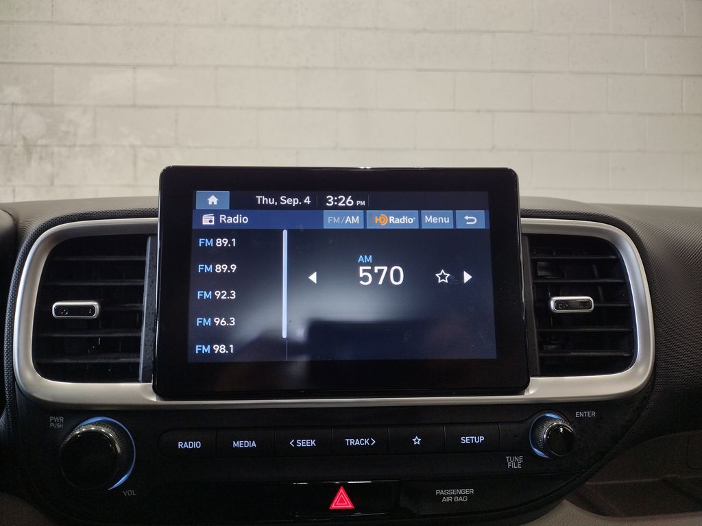 2023 Hyundai Venue SEL photo 25