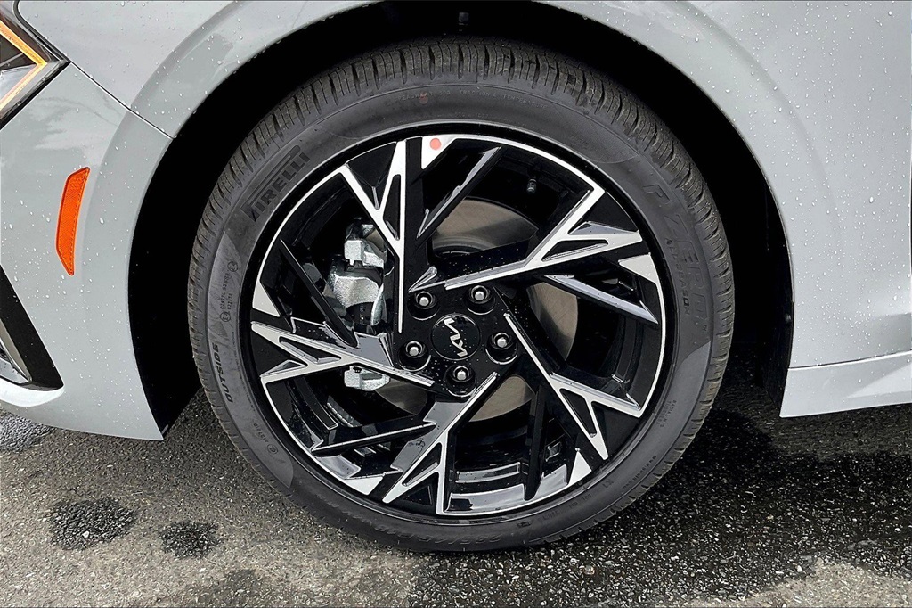 2026 Kia K5 GT-Line photo 11