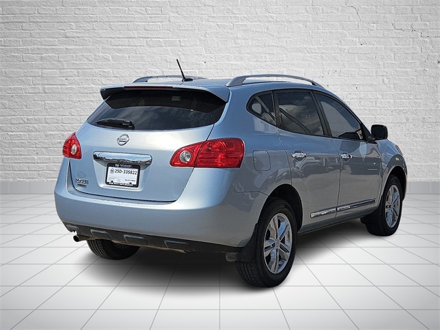 2015 Nissan Rogue Select S photo 3