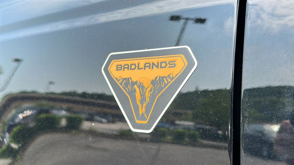 2024 Ford Bronco Badlands photo 9
