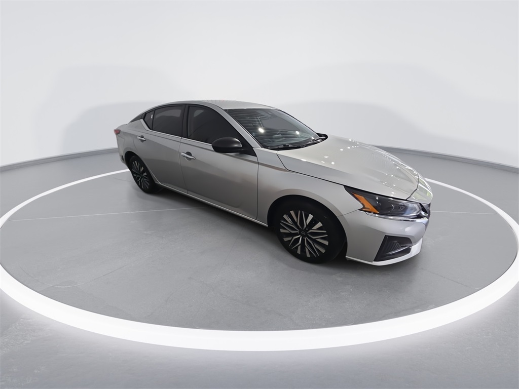 2024 Nissan Altima 2.5 SV photo 2