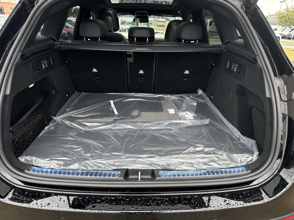 2026 Mercedes Benz GLC 300 4MATIC photo 4