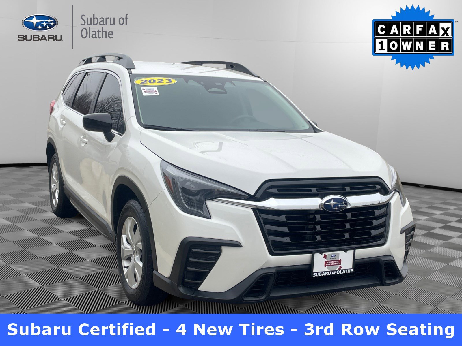 2023 Subaru Ascent Base's photo