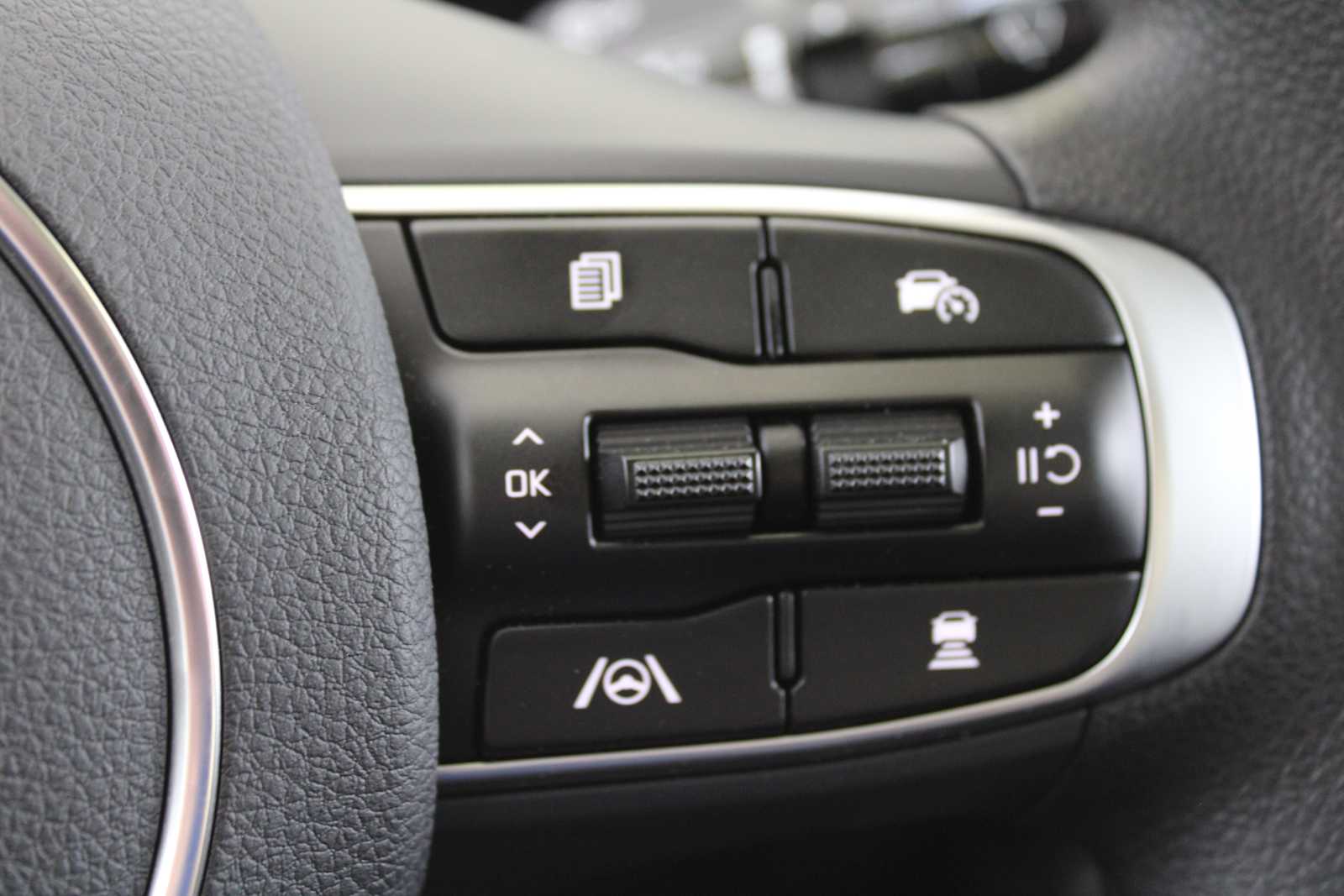 2025 Kia K5 LXS photo 23