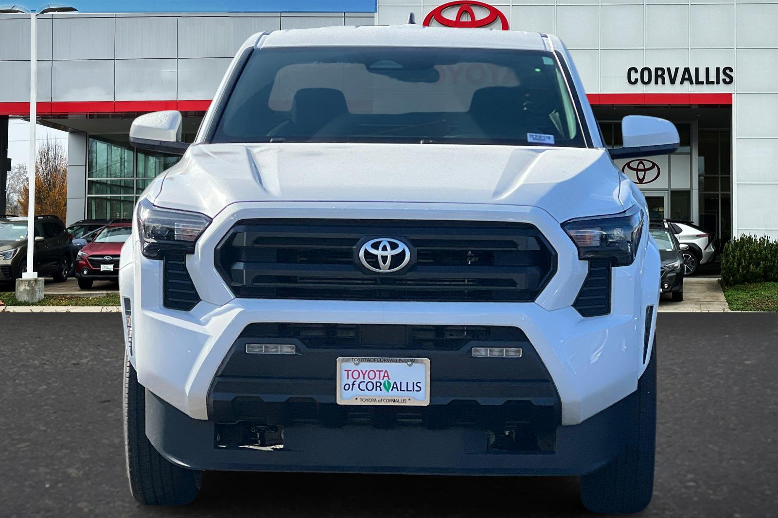 2025 Toyota Tacoma SR5 XtraCab photo 2