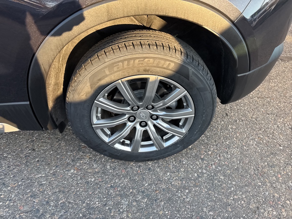 2023 Cadillac XT4 Premium Luxury photo 4