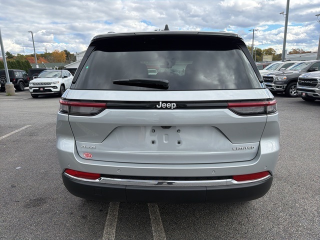 2025 Jeep Grand Cherokee Limited photo 4