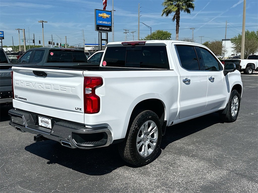 2025 Chevrolet Silverado 1500 LTZ photo 4