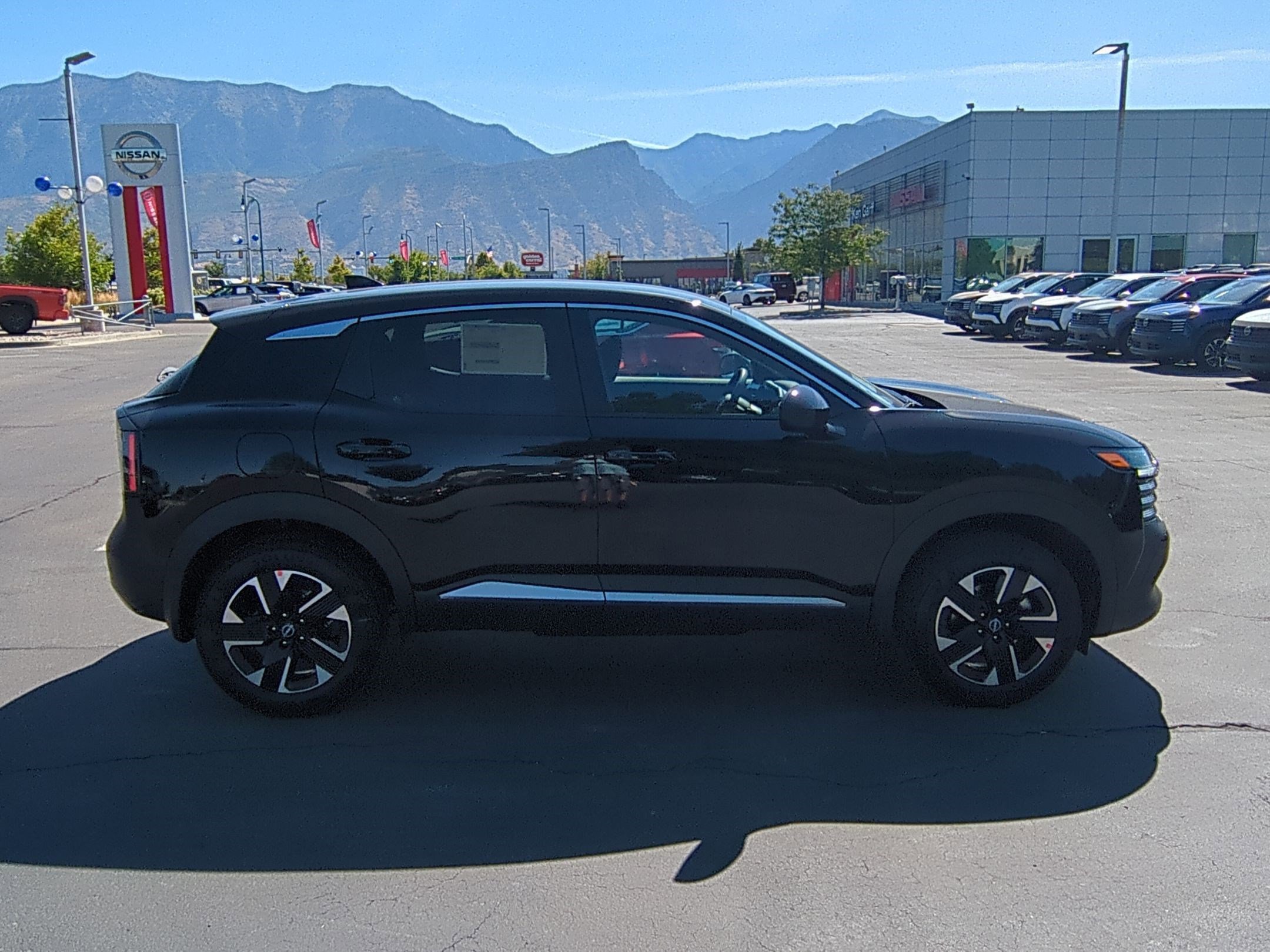 2025 Nissan Kicks SV photo 2