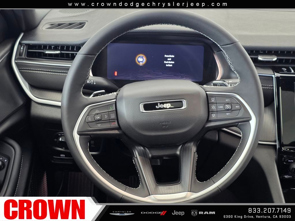 2025 Jeep Grand Cherokee Laredo Altitude photo 11