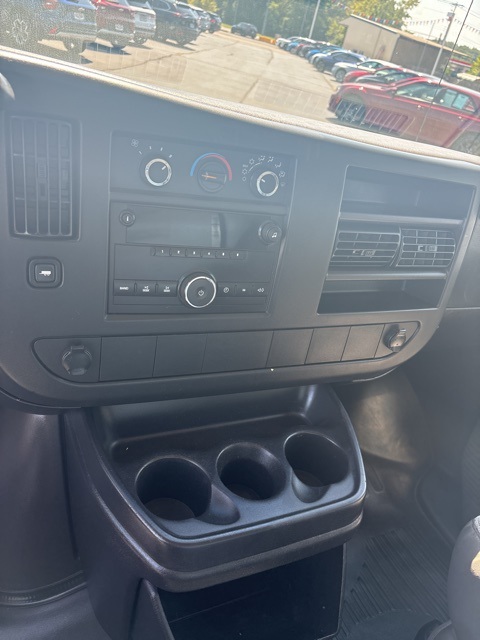 2008 Chevrolet Express Cutaway 3500 Base photo 10