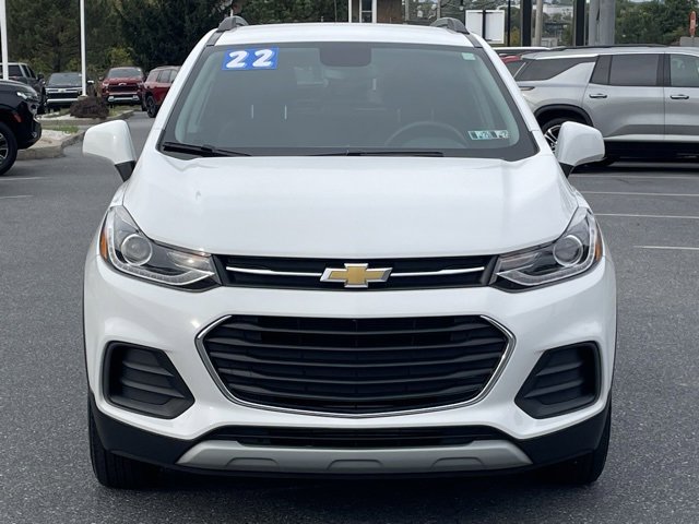 2022 Chevrolet Trax LT photo 2