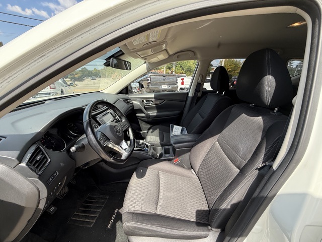 2020 Nissan Rogue SV photo 9