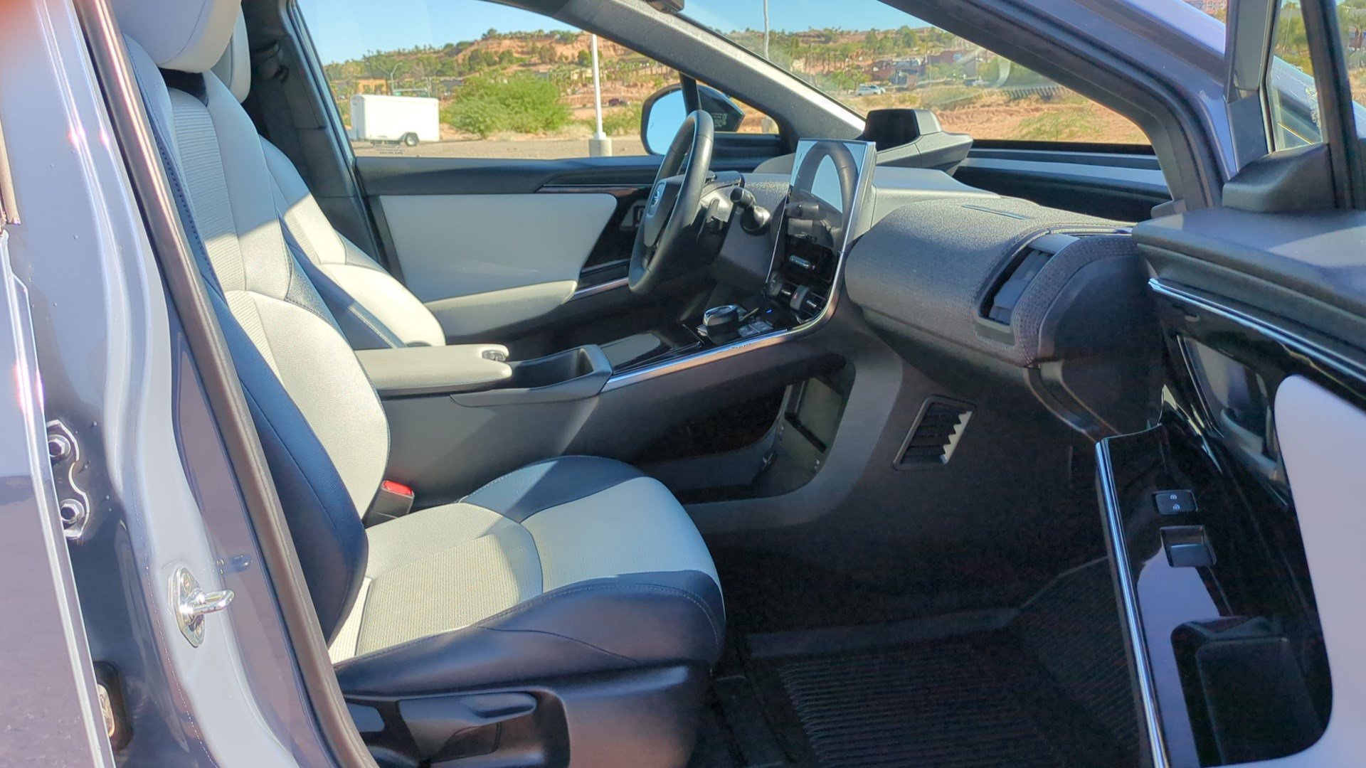 2023 Subaru Solterra Limited photo 31