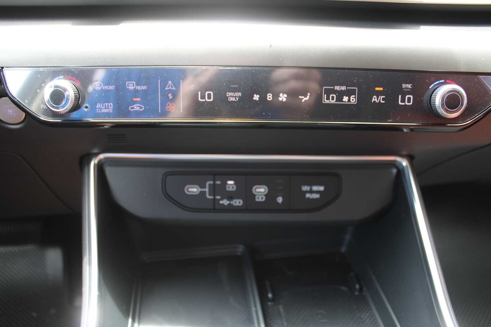 2025 Kia Carnival SX Prestige photo 47