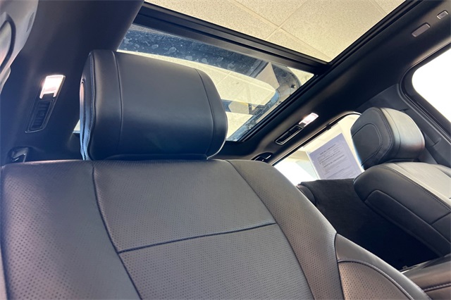 2024 Toyota Sequoia Platinum photo 18