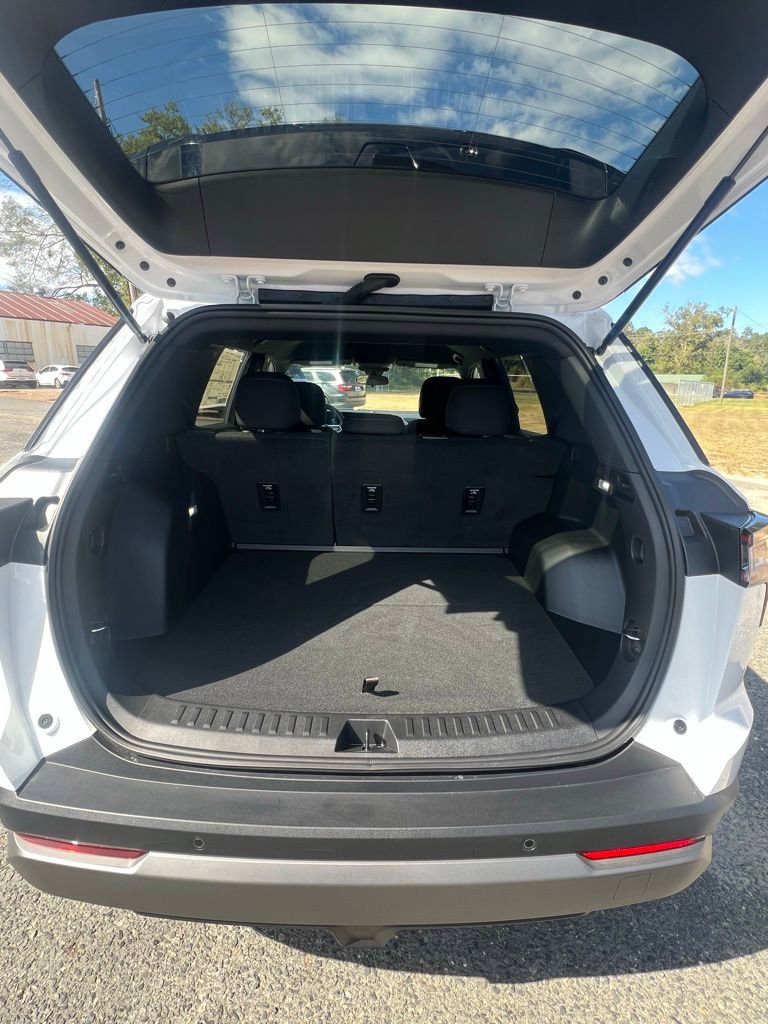 2026 Chevrolet Equinox LT photo 4