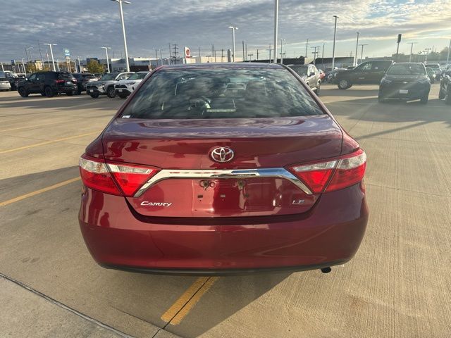2017 Toyota Camry XLE photo 4