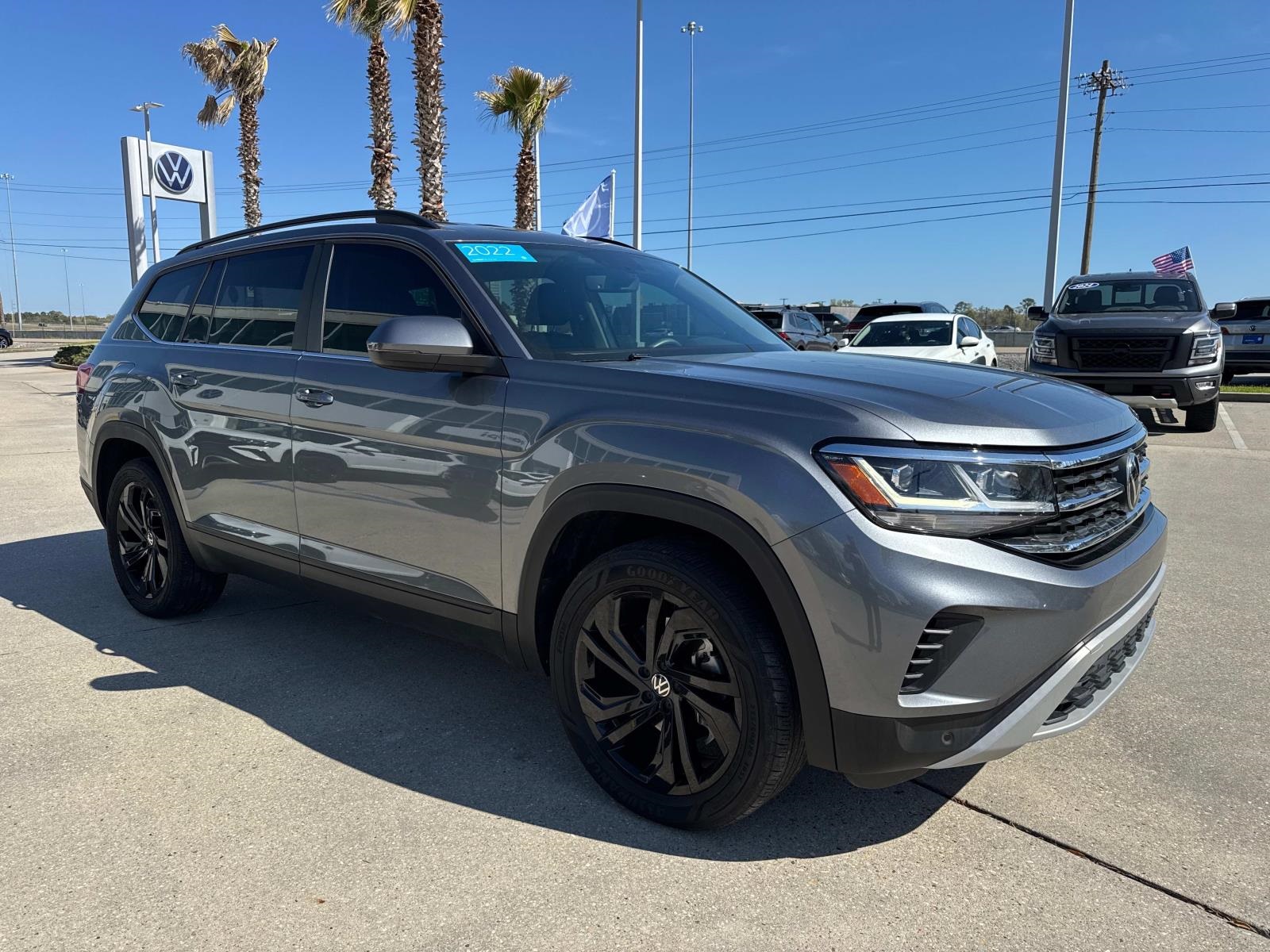 2022 Volkswagen Atlas V6 SE Technology photo 2