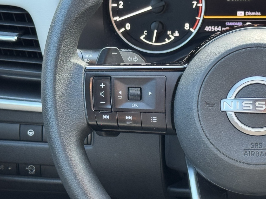 2023 Nissan Rogue SV photo 19