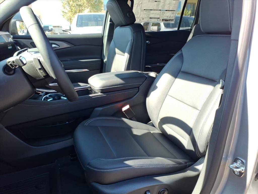 2026 Chevrolet Traverse photo 3