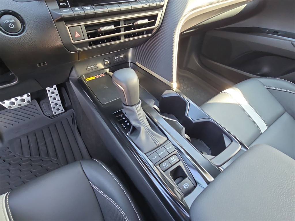 2025 Toyota Camry SE photo 26