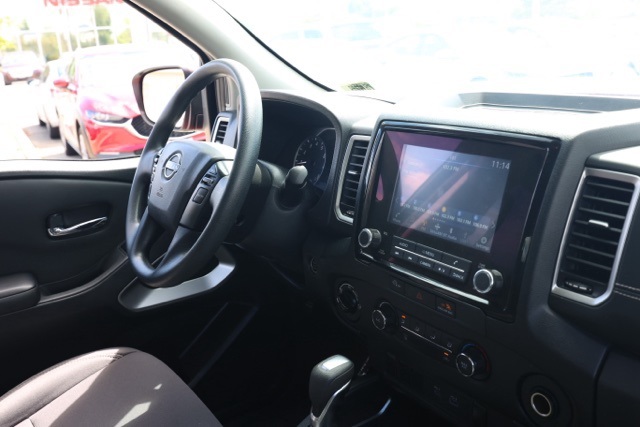 2023 Nissan Frontier SV photo 18
