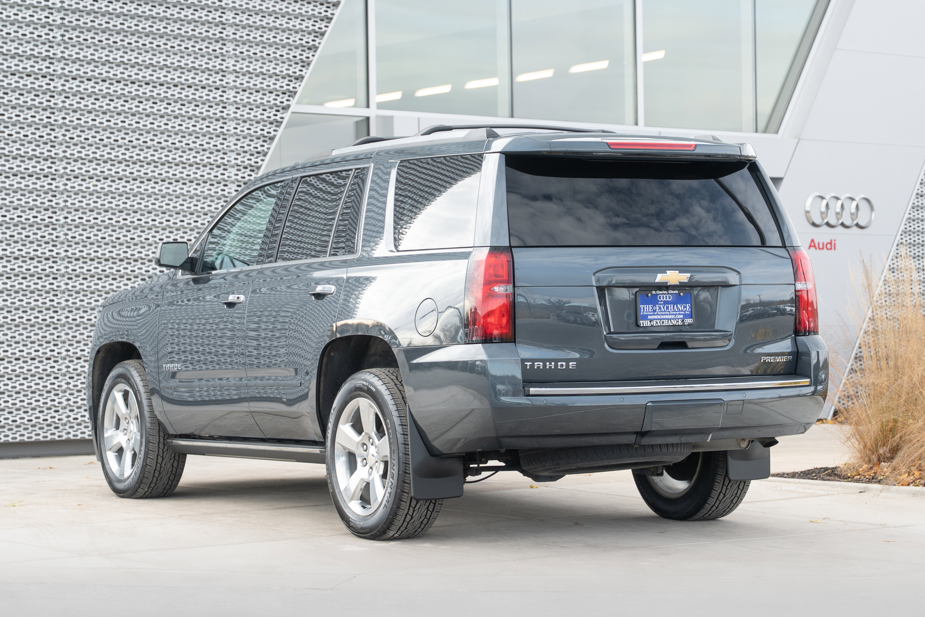2019 Chevrolet Tahoe Premier photo 4