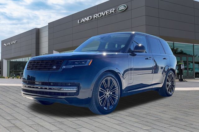 2025 Land Rover Range Rover SE's photo