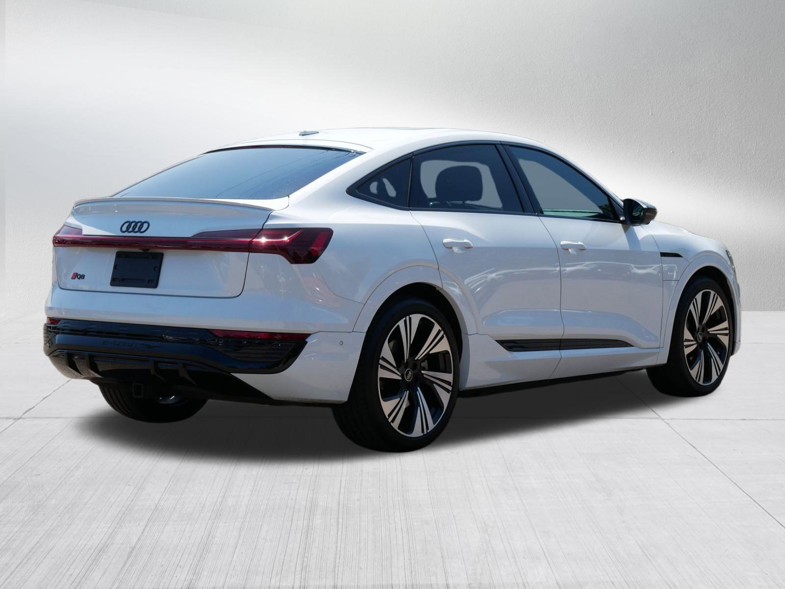 2024 Audi Q8 E-tron line Prestige photo 7