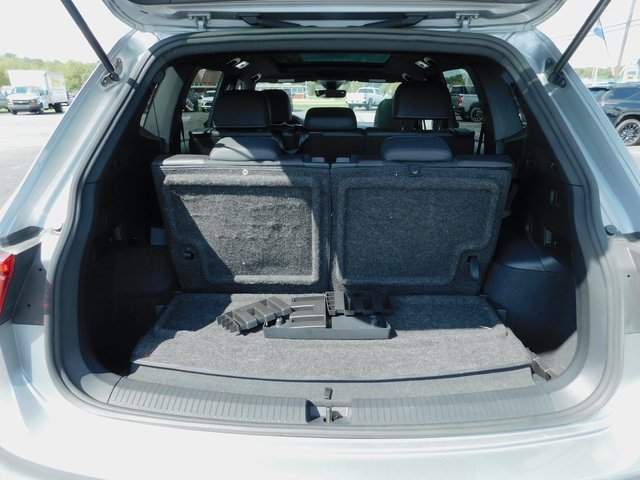2023 Volkswagen Tiguan SE R-Line Black photo 9