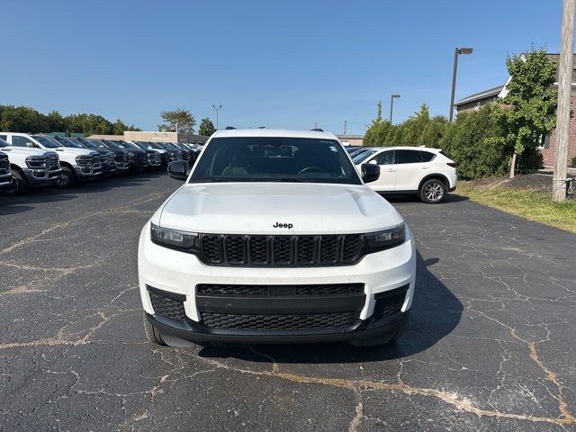 2021 Jeep Grand Cherokee Altitude photo 3