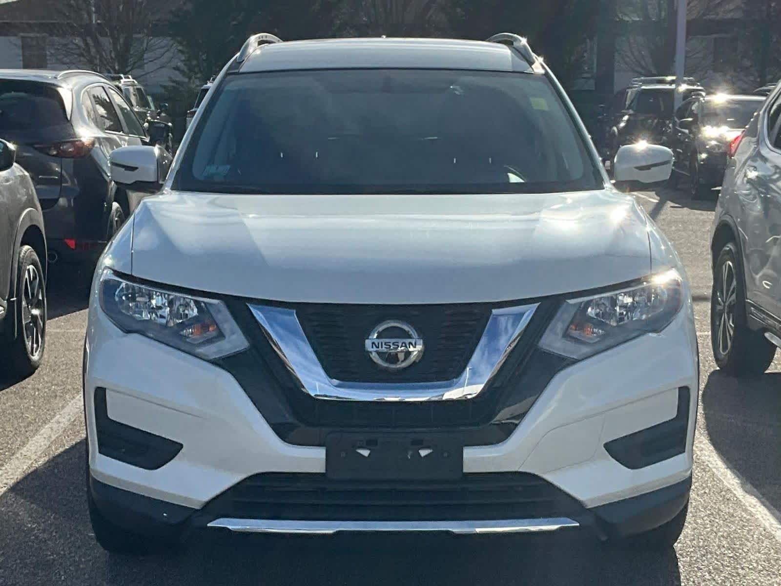 2018 Nissan Rogue AWD SV photo 2
