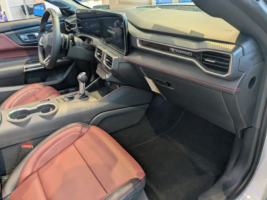 2025 Ford Mustang GT Premium Convertible photo 15