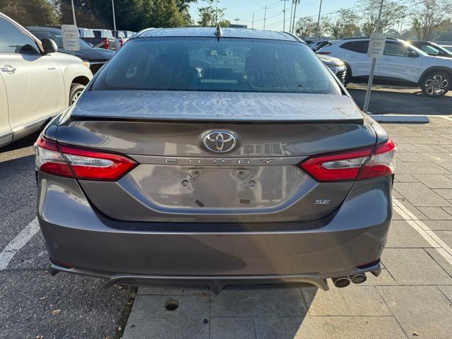 2019 Toyota Camry SE photo 4