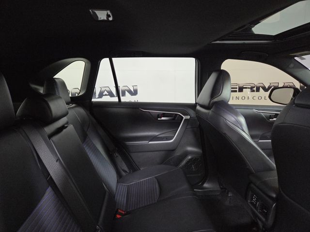 2020 Toyota RAV4 Hybrid XSE photo 17