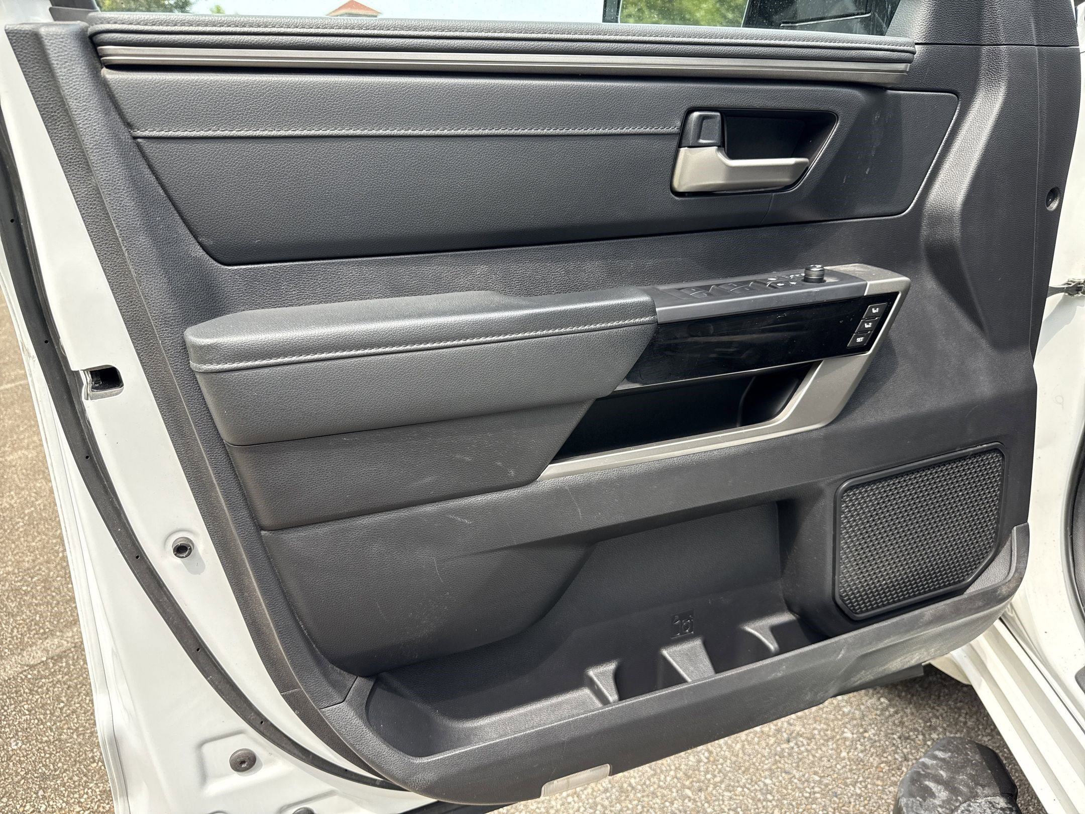 2023 Toyota Tundra Limited photo 12