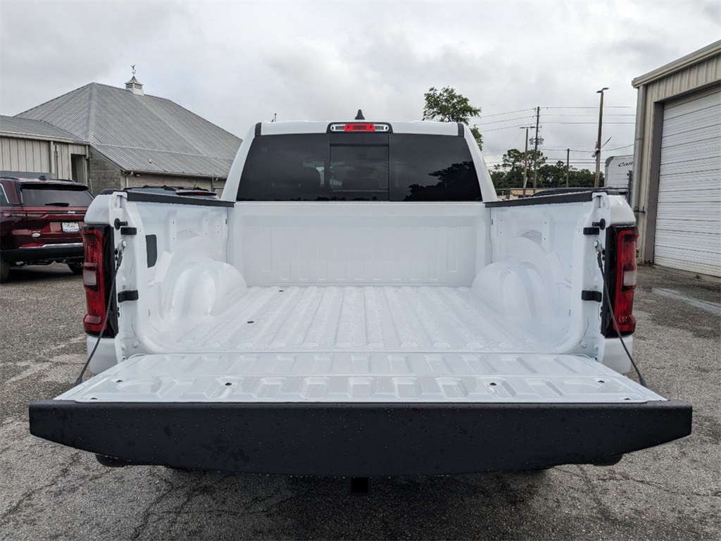 2025 Ram 1500 Tradesman photo 9