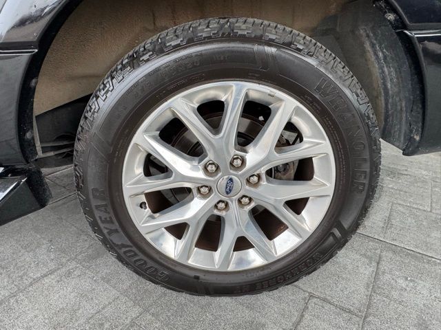 2017 Ford Expedition EL Limited photo 3