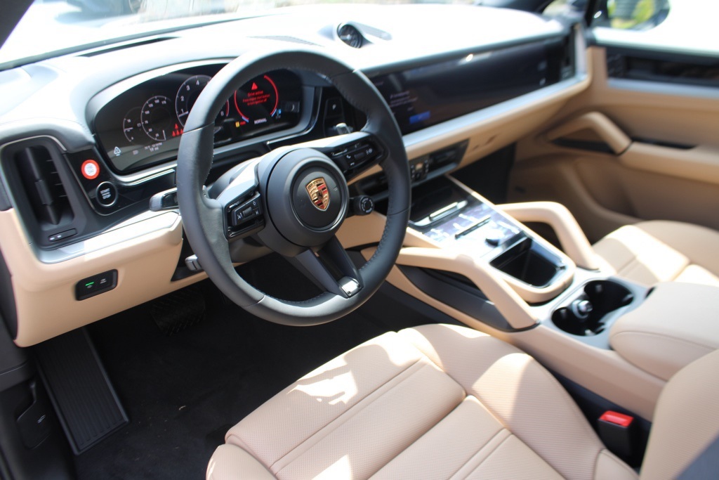 2026 Porsche Cayenne Coupe photo 4