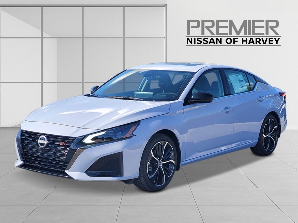 2025 Nissan Altima SR's photo