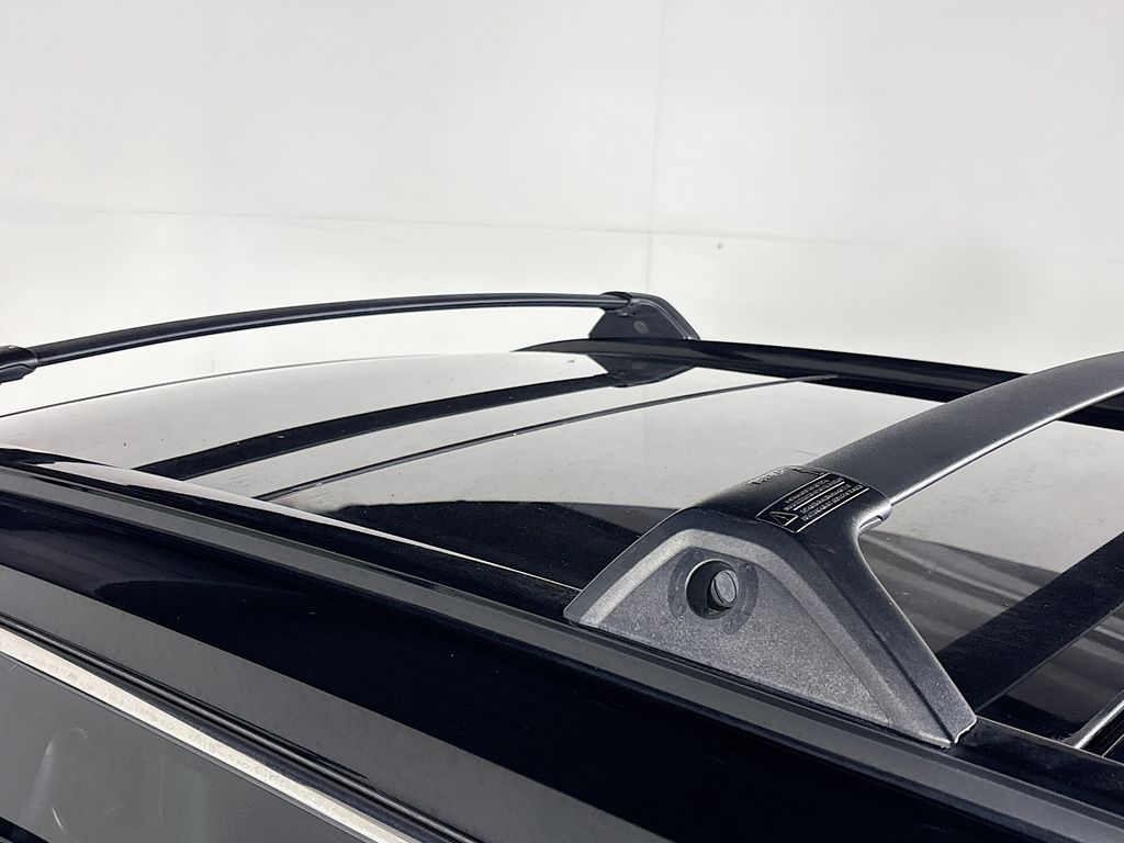 2020 Toyota RAV4 Hybrid XSE photo 17