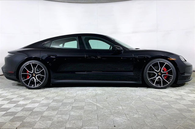 2025 Porsche Taycan 4S photo 8