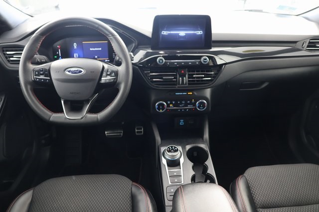 2023 Ford Escape ST-Line Select photo 2